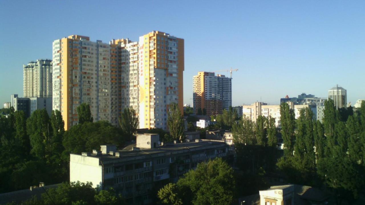 Loft Apartment: Near Station Apartment Odesa